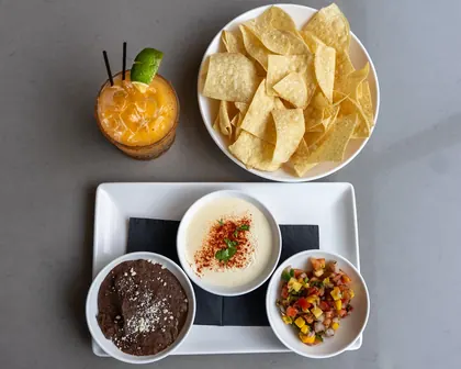 Palm & Paddle Grille, business photo 4